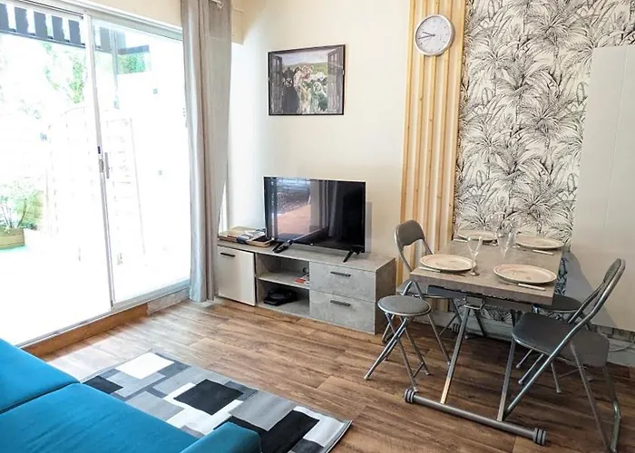 Le Petit Nid, T2 Rez De Jardin Avec Parking - Et Commerces A 15 A Pied 滨海维莱