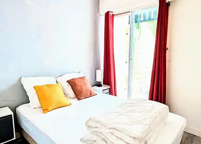 Le Petit Nid, T2 Rez De Jardin Avec Parking - Et Commerces A 15 A Pied * 滨海维莱