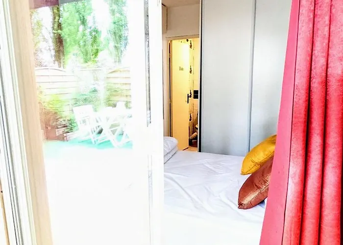 Le Petit Nid, T2 Rez De Jardin Avec Parking - Et Commerces A 15 A Pied