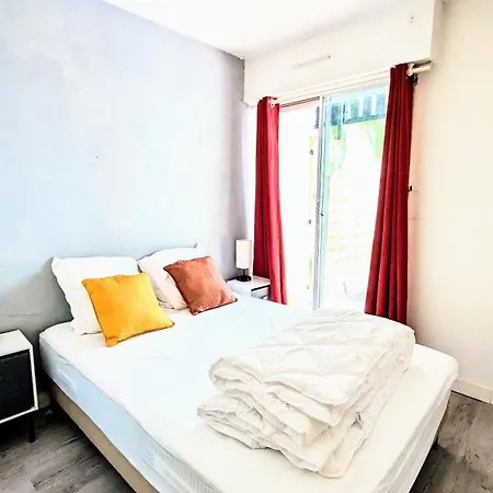 Le Petit Nid, T2 Rez De Jardin Avec Parking - Et Commerces A 15 A Pied * Villers-sur-Mer