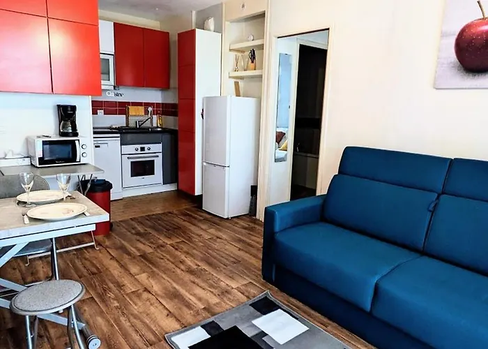 Le Petit Nid, T2 Rez De Jardin Avec Parking - Et Commerces à 15 à Pied *